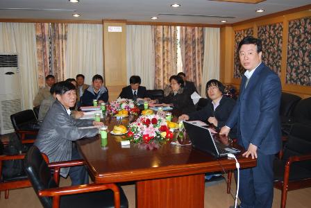 9001cc金沙以诚为本官方网分党委书记、材料实验教学中心唐颂超做验收汇报